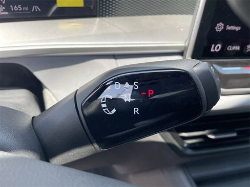 New 2025 Volkswagen Tiguan SE R-Line image 21