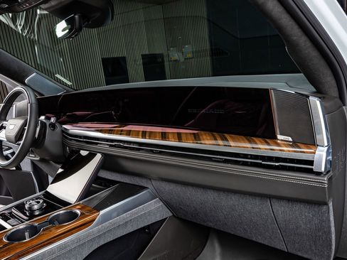 Used 2026 Cadillac Escalade Platinum Sport w/ LPO, Floor Liner Package image 18