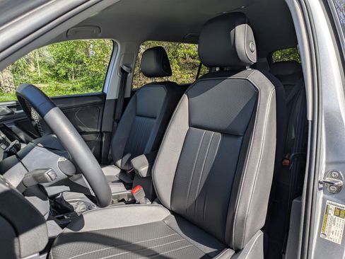 Used 2022 Volkswagen Tiguan SE AWD/4WD image 12