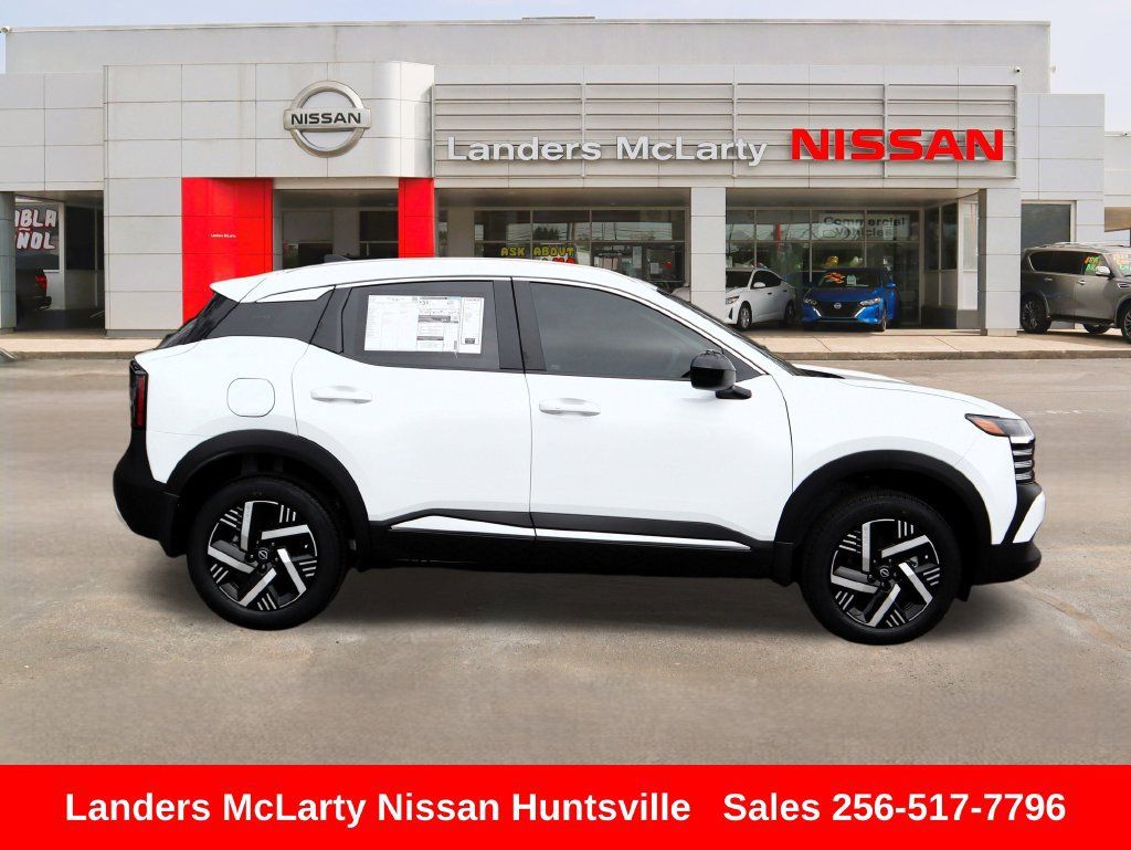 Used 2026 Nissan Kicks SV w/ SV Premium Package FWD image 2