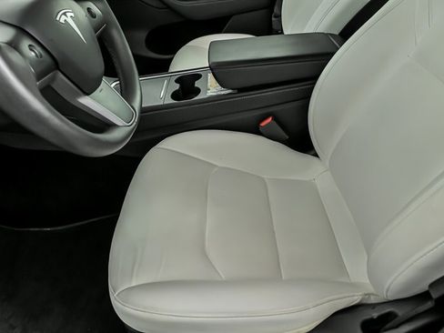Used 2023 Tesla Model Y Long Range AWD/4WD image 15