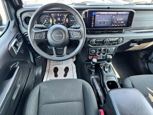 Used 2024 Jeep Wrangler Unlimited Rubicon 4xe AWD/4WD image 19