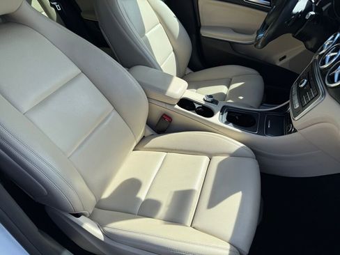 Used 2019 Mercedes-Benz CLA 250 4MATIC image 26