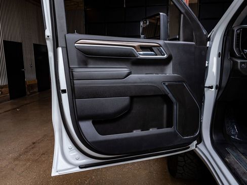 Used 2023 Chevrolet Silverado 1500 LT w/ Z71 Off-Road Package image 35