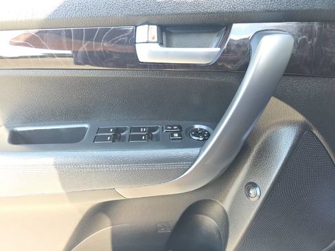 Used 2014 Kia Sorento LX FWD image 13