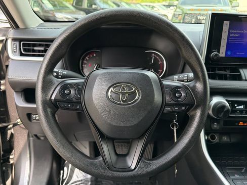 Used 2025 Toyota RAV4 LE AWD/4WD image 23