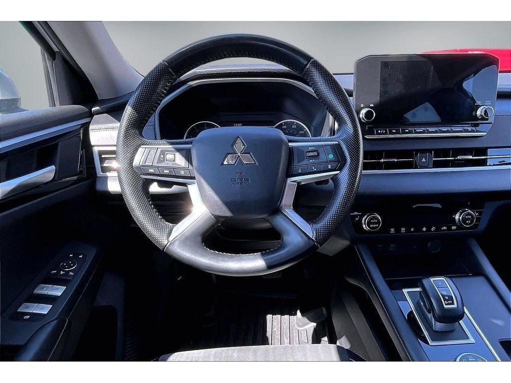 Used 2024 Mitsubishi Outlander SE AWD/4WD image 8
