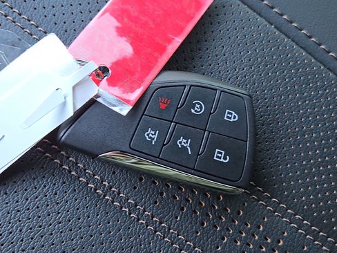 New 2026 Chevrolet Suburban High Country image 29