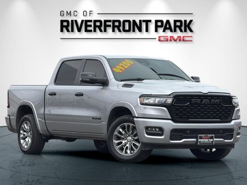 Used 2025 RAM 1500 Big Horn AWD/4WD image 2