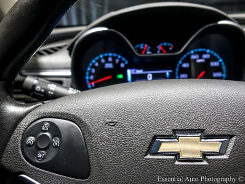 Used 2017 Chevrolet Impala LT w/ Convenience Package image 17