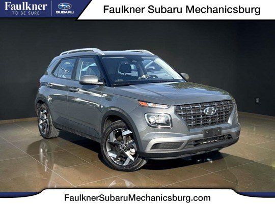 Used 2025 Hyundai Venue SEL FWD image 1