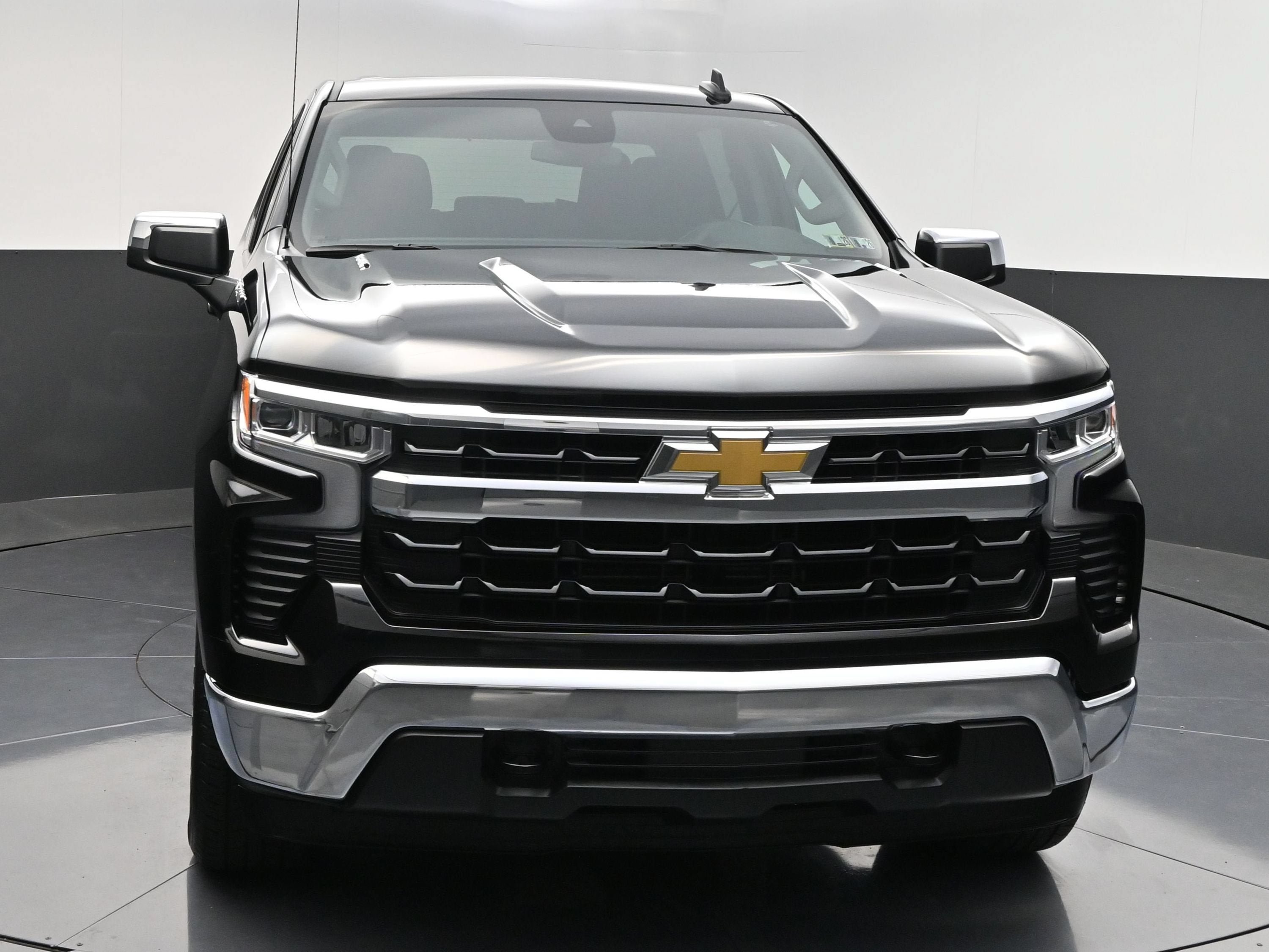 Certified 2026 Chevrolet Silverado 1500 LT AWD/4WD image 3