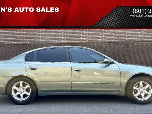 Used 2005 Nissan Altima 2.5 S w/ (F01) Convenience Pkg FWD image 1