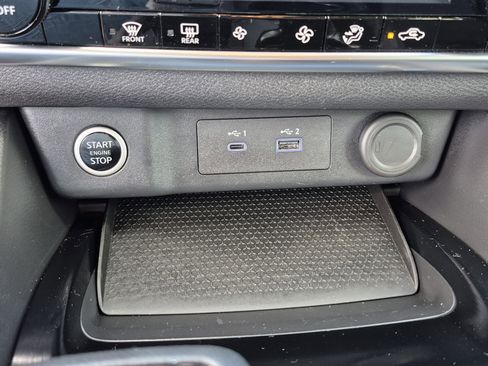 Certified 2023 Nissan Rogue SV FWD image 27