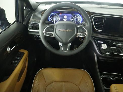 Used 2022 Chrysler Pacifica Pinnacle image 10