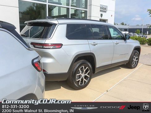 New 2025 Jeep Grand Cherokee L Limited w/ Luxury Tech Group II image 7
