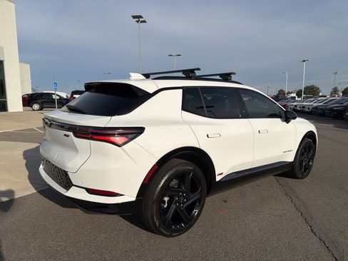 Used 2024 Chevrolet Equinox EV RS image 3