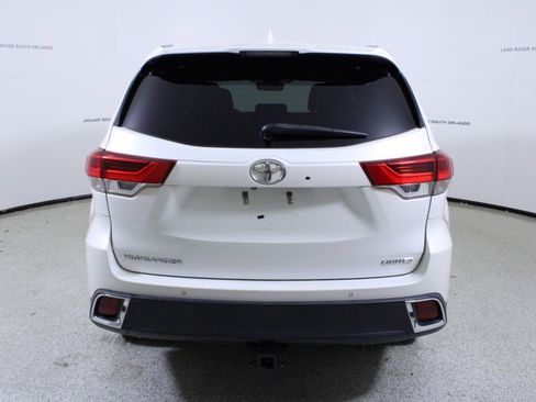 Used 2017 Toyota Highlander Limited image 6
