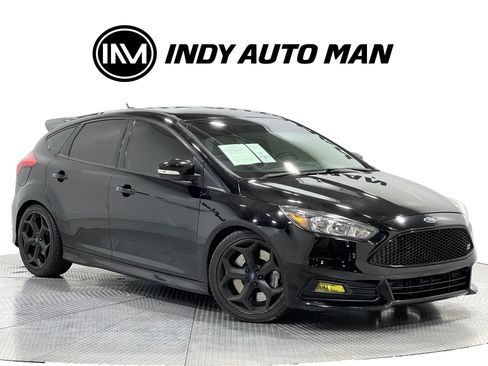 Used 2018 Ford Focus ST FWD image 2