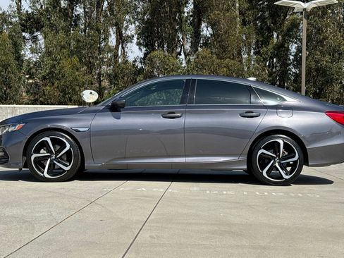 Used 2019 Honda Accord Sport image 2