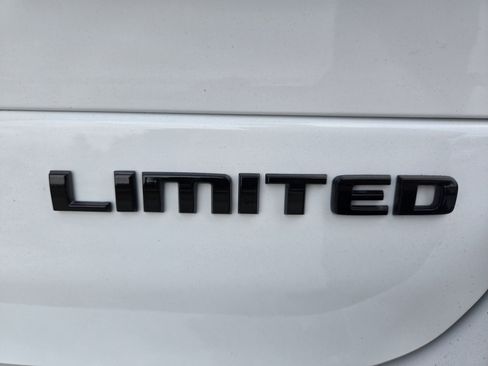 New 2025 Jeep Grand Cherokee L Limited w/ Black Appearance Package image 27