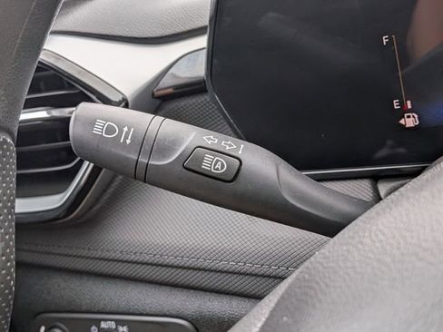 Used 2024 Chevrolet TrailBlazer LT image 32