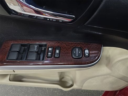 Used 2014 Toyota Camry XLE image 28