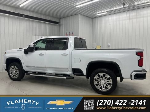 New 2026 Chevrolet Silverado 2500 High Country w/ High Country Premium Package AWD/4WD image 5