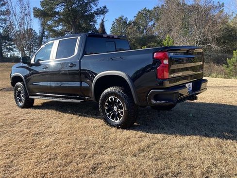 Used 2025 Chevrolet Silverado 1500 ZR2 w/ Technology Package image 8