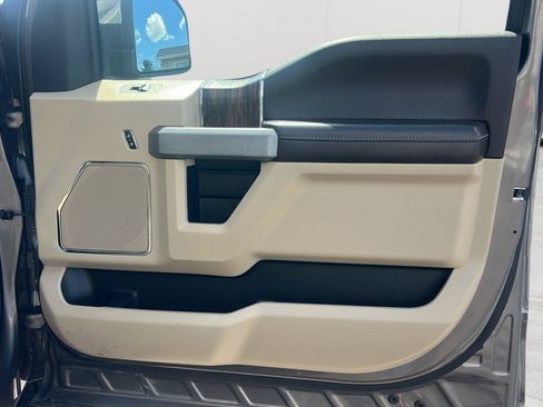 Used 2019 Ford F150 Lariat w/ Equipment Group 502A Luxury AWD/4WD image 25
