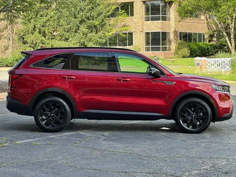 Used 2021 Kia Sorento S w/ Panoramic Sunroof Package AWD/4WD image 6