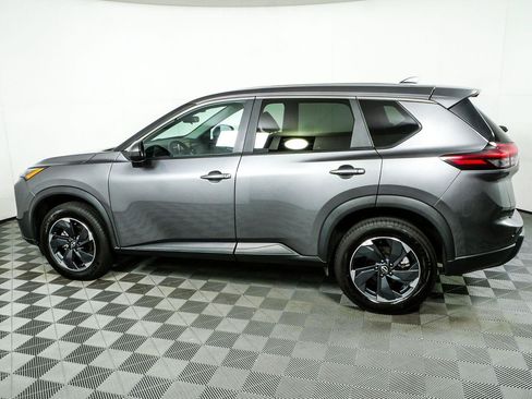 Used 2024 Nissan Rogue SV AWD/4WD image 28