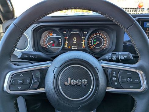 Used 2024 Jeep Wrangler Sahara image 24