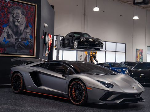 Used 2019 Lamborghini Aventador S AWD/4WD image 5