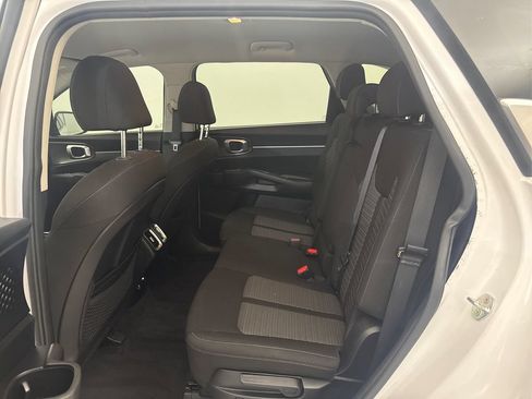 Used 2022 Kia Sorento LX FWD image 27