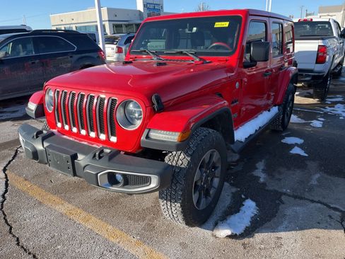 Used 2018 Jeep Wrangler Unlimited Sahara w/ Uconnect 4C Nav & Sound Group image 2