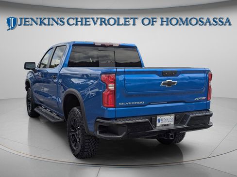 Used 2023 Chevrolet Silverado 1500 ZR2 w/ Technology Package AWD/4WD image 6