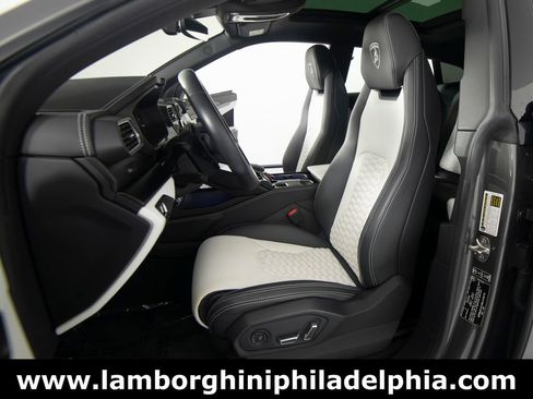 Used 2022 Lamborghini Urus AWD/4WD image 37