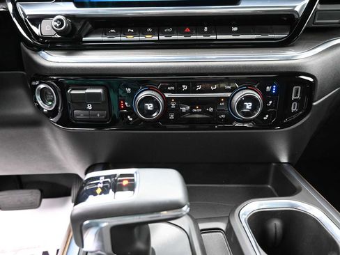 Used 2024 Chevrolet Silverado 1500 High Country w/ High Country Premium Package image 9