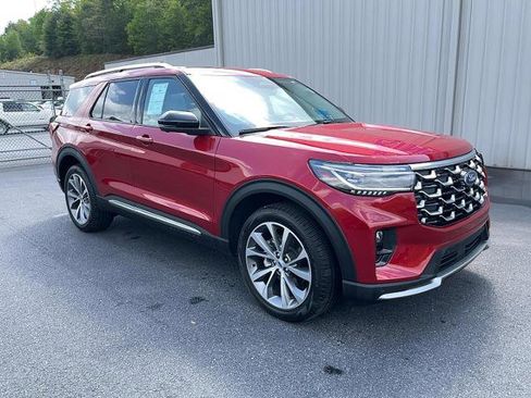 Certified 2025 Ford Explorer Platinum w/ Ultimate Package AWD/4WD image 4