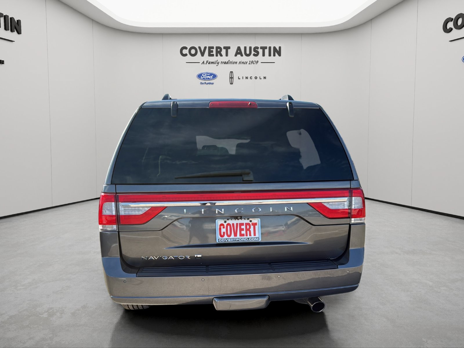 Used 2015 Lincoln Navigator L 2WD image 4