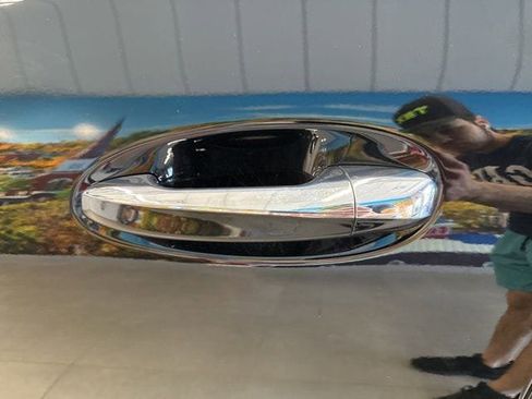 Used 2024 Mercedes-Benz GLA 250 4MATIC image 14