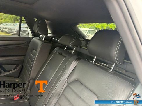 Used 2024 Volkswagen Atlas Cross Sport SEL R-Line AWD/4WD image 9