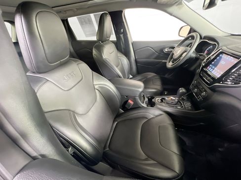 Used 2022 Jeep Cherokee Limited image 25