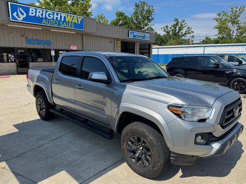 Used 2021 Toyota Tacoma SR5 image 3