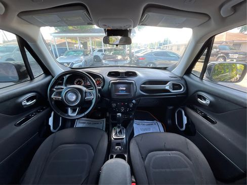 Used 2020 Jeep Renegade Latitude FWD image 27