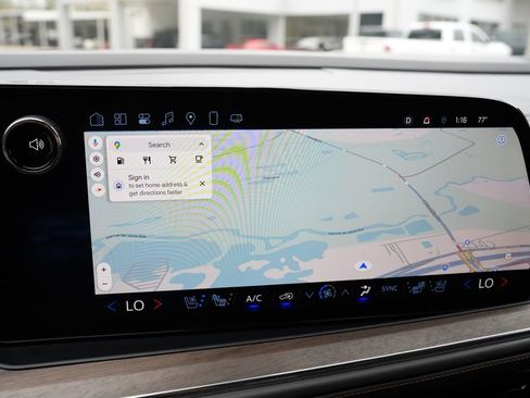 Used 2025 Chevrolet Suburban High Country image 9