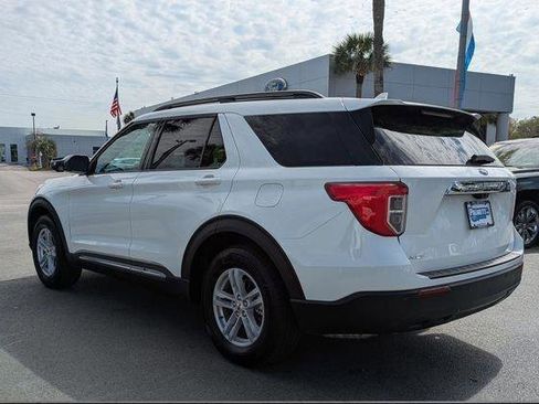 Used 2024 Ford Explorer XLT image 7
