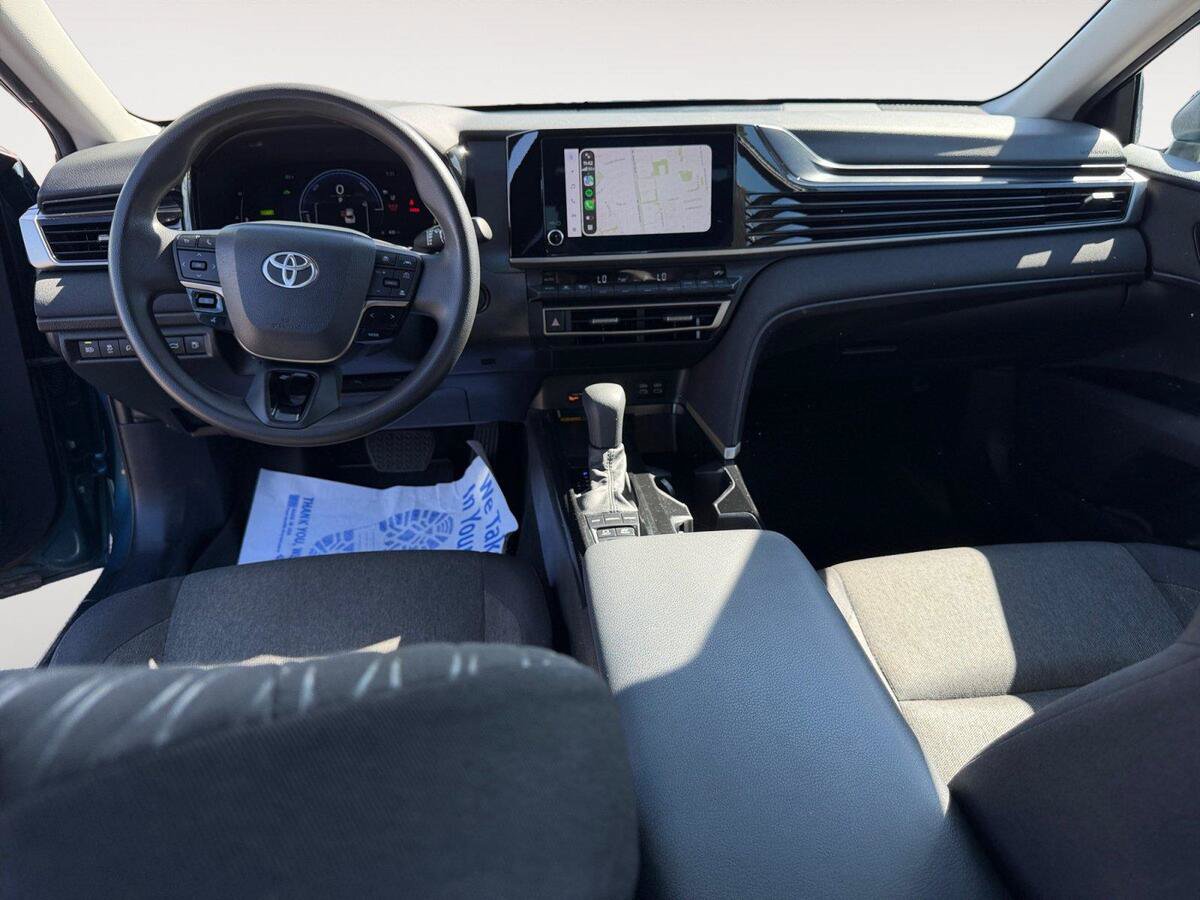 Used 2025 Toyota Camry LE FWD image 10