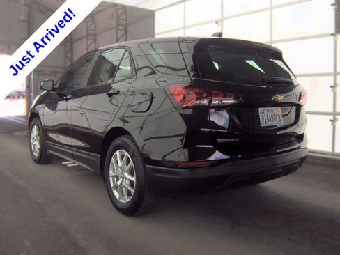 Used 2023 Chevrolet Equinox LS w/ LPO, Floor Liner Package FWD image 4